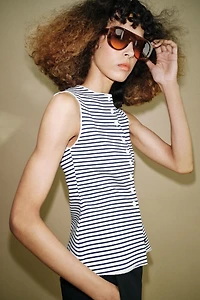 TOP GILET À BOUTONS