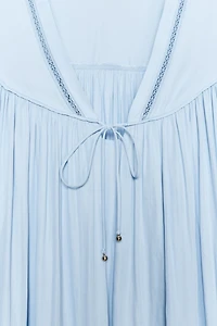 FLOWY LACE TRIM BLOUSE
