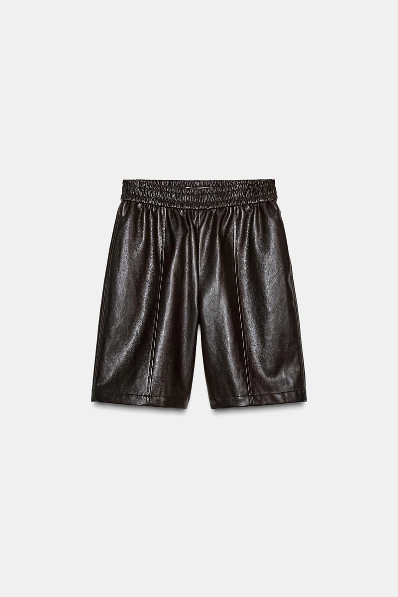 SHORT MATIÈRE SYNTHÉTIQUE