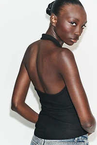 CREPE HALTER TOP