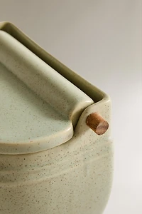 STONEWARE SALT SHAKER WITH LID