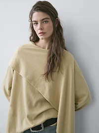 Pull en maille avec détail foulard