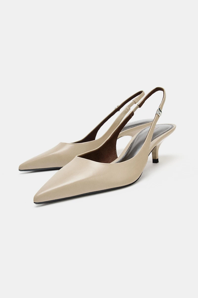 CHAUSSURES DESTALONNÉES AVEC BRIDE