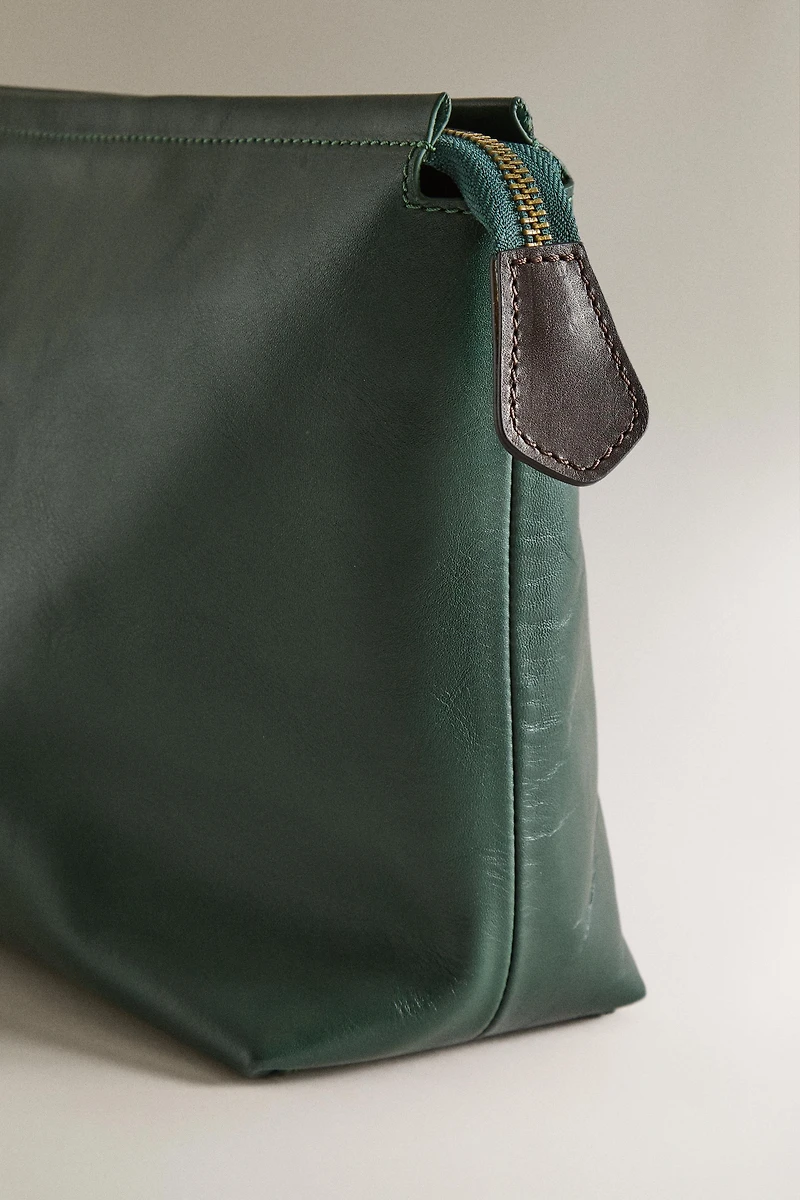 LEATHER TRAVEL MAKEUP BAG