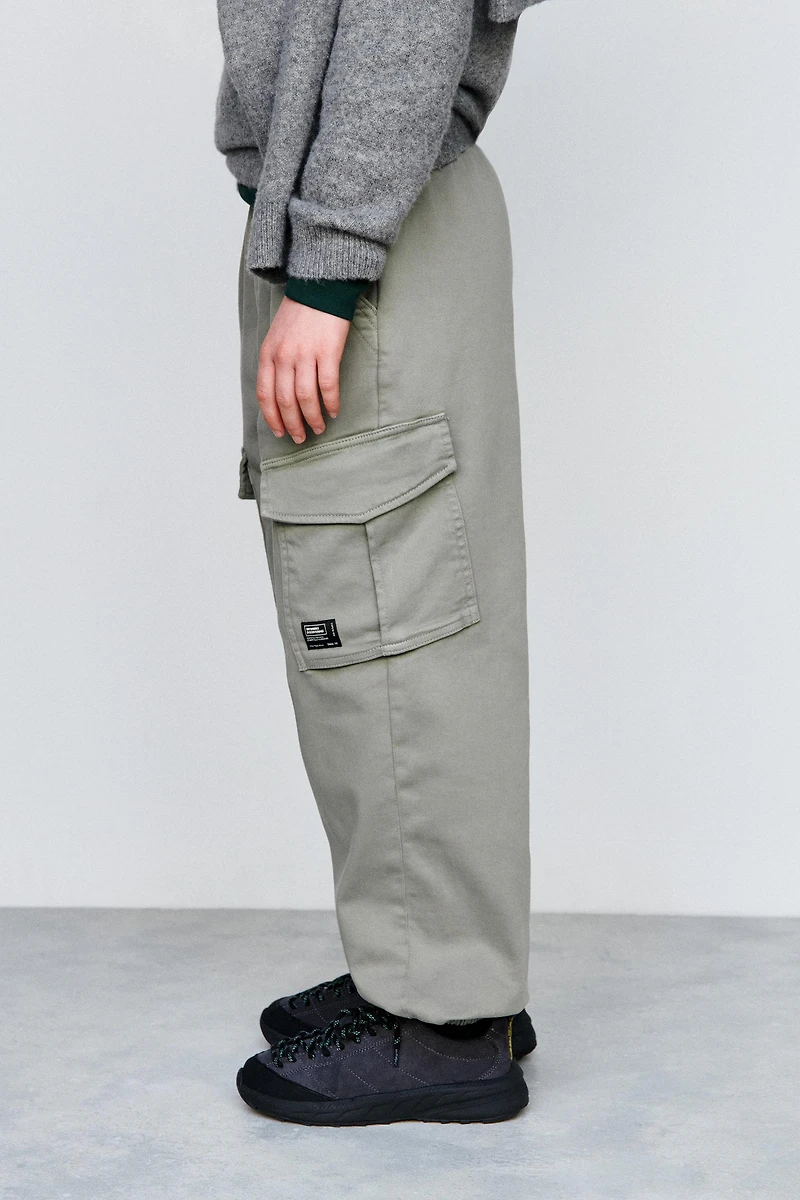 LABEL CARGO JOGGER PANTS