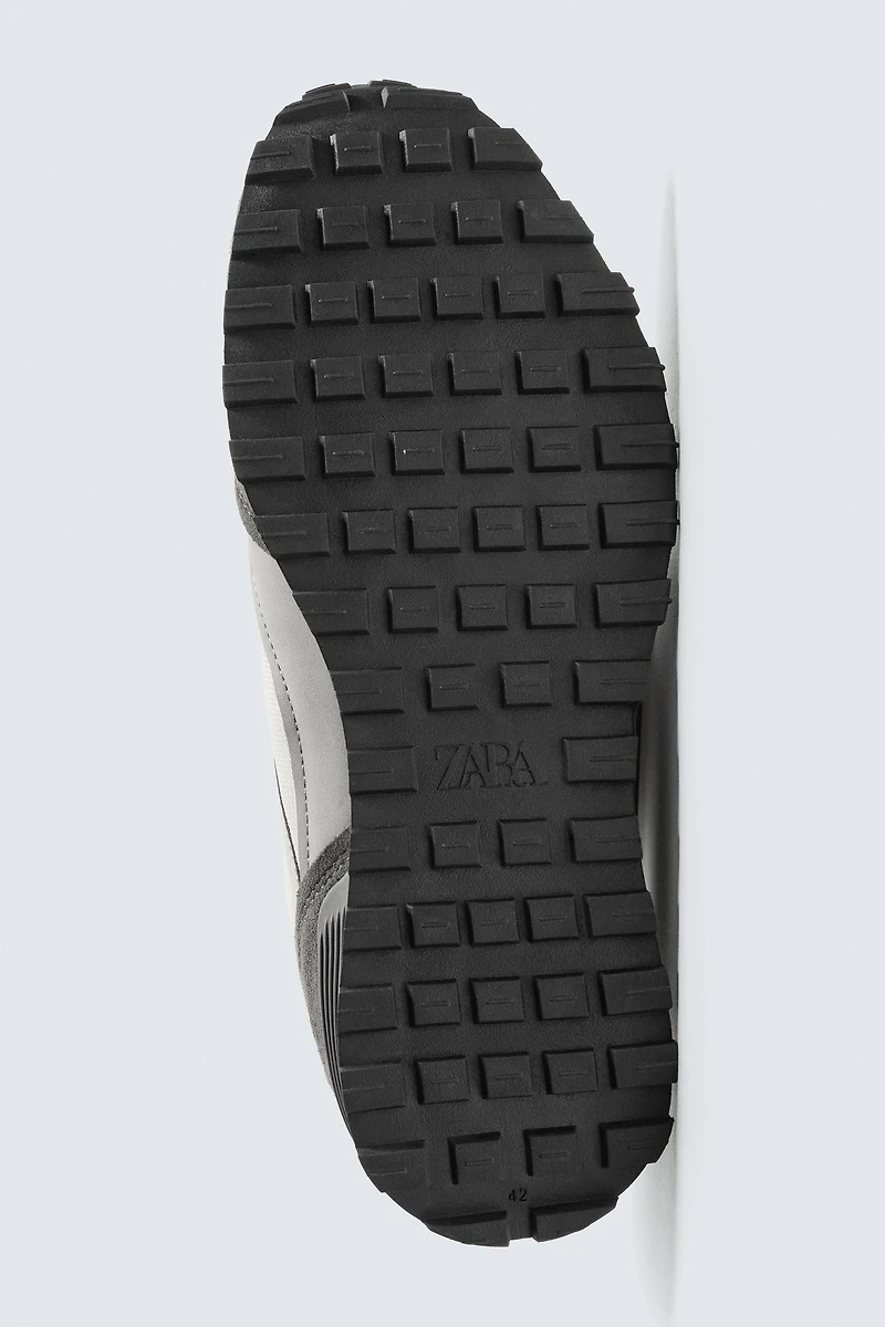 ATHLETIC SNEAKERS