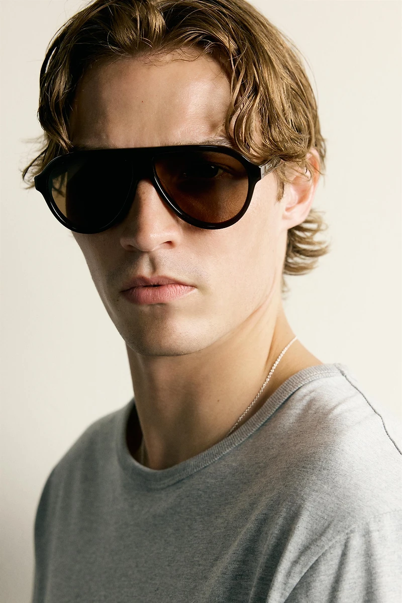 OVAL SUNGLASSES
