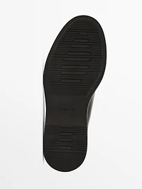 Moc toe Chelsea boots