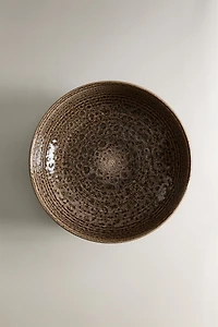 SOUP PLATE WITH RAISED DESIGN