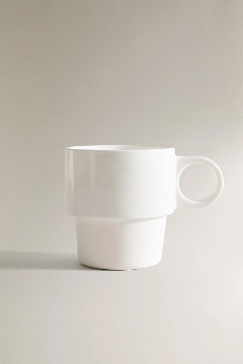 WHITE GLASS MUG