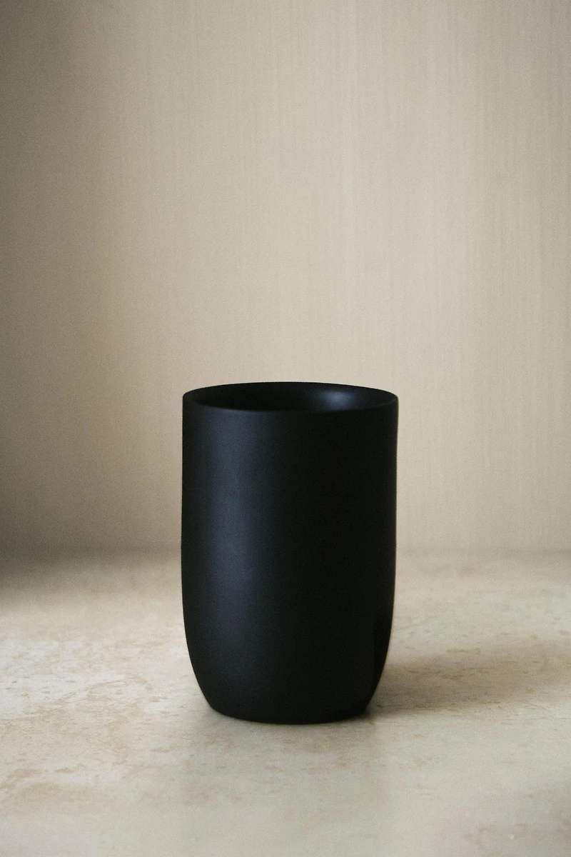 BLACK RESIN TOOTHBRUSH TUMBLER