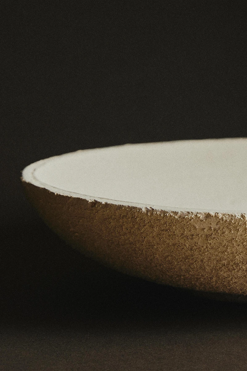 ROUGH-TEXTURE CERAMIC TRAY