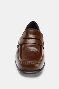 LEATHER LOAFERS