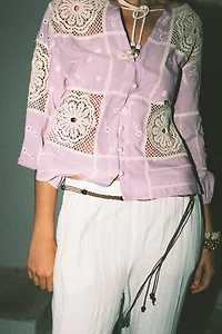 CHEMISE EN MATIÈRES VARIÉES CROCHET