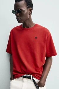 CONTRAST EMBROIDERED T-SHIRT