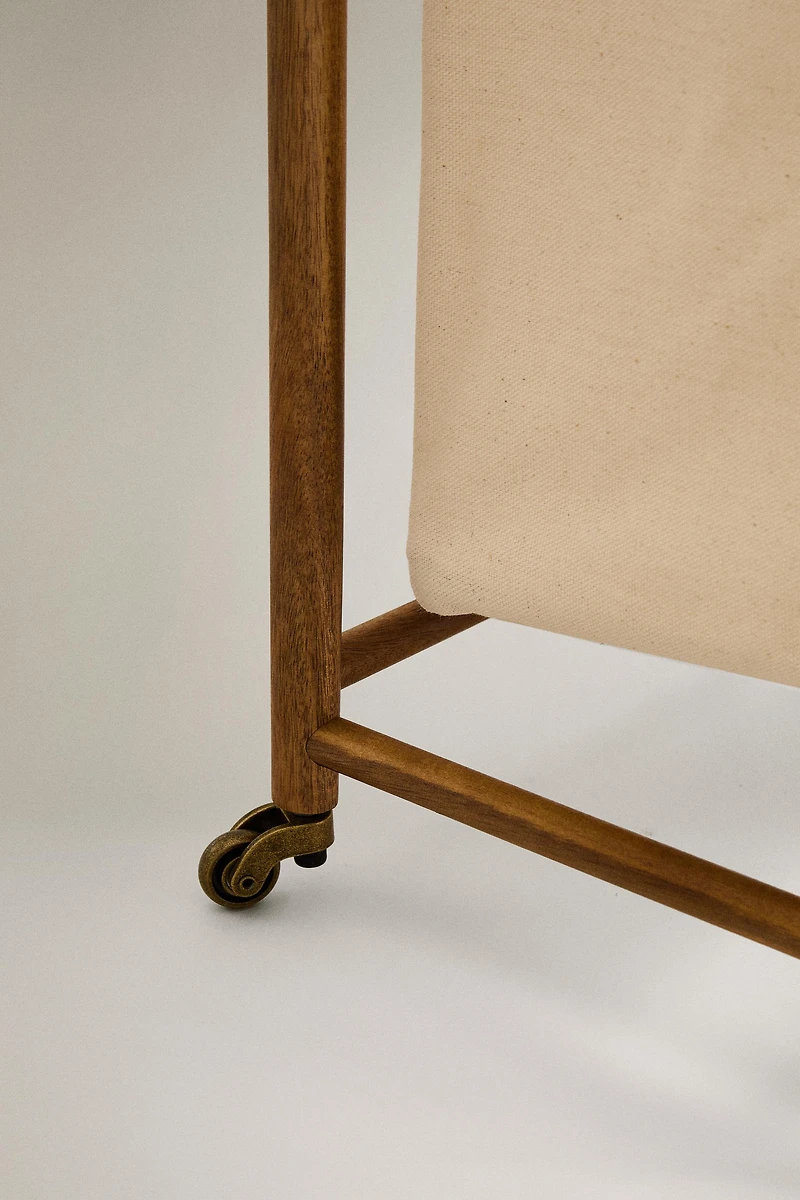 LAUNDRY BASKET WITH LID