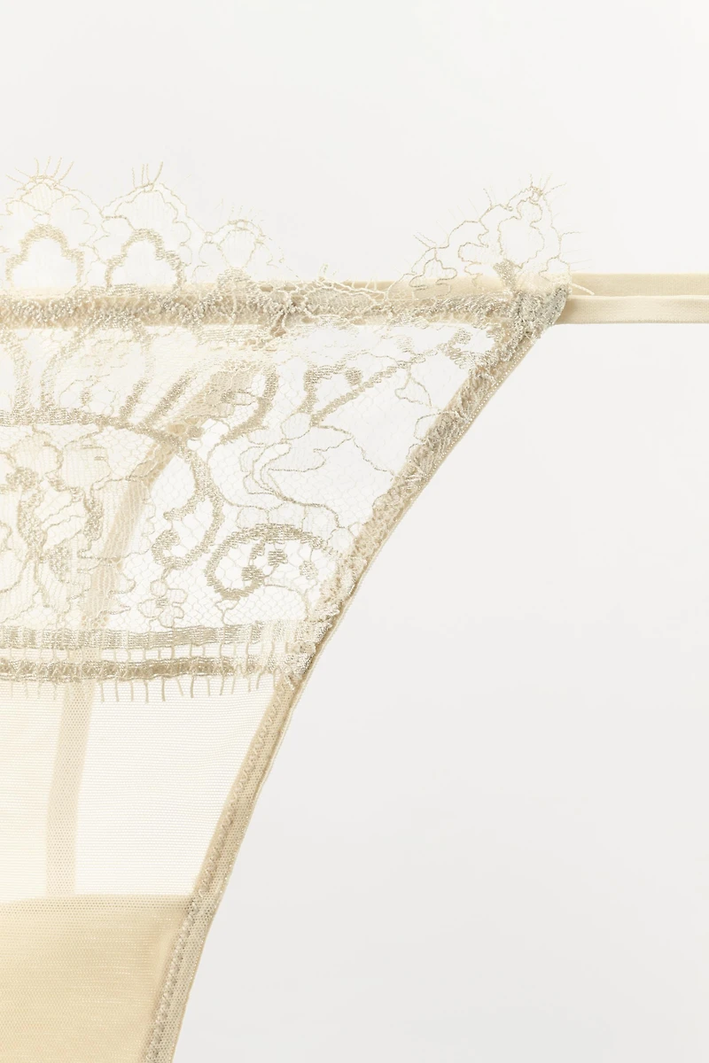 LACE THONG