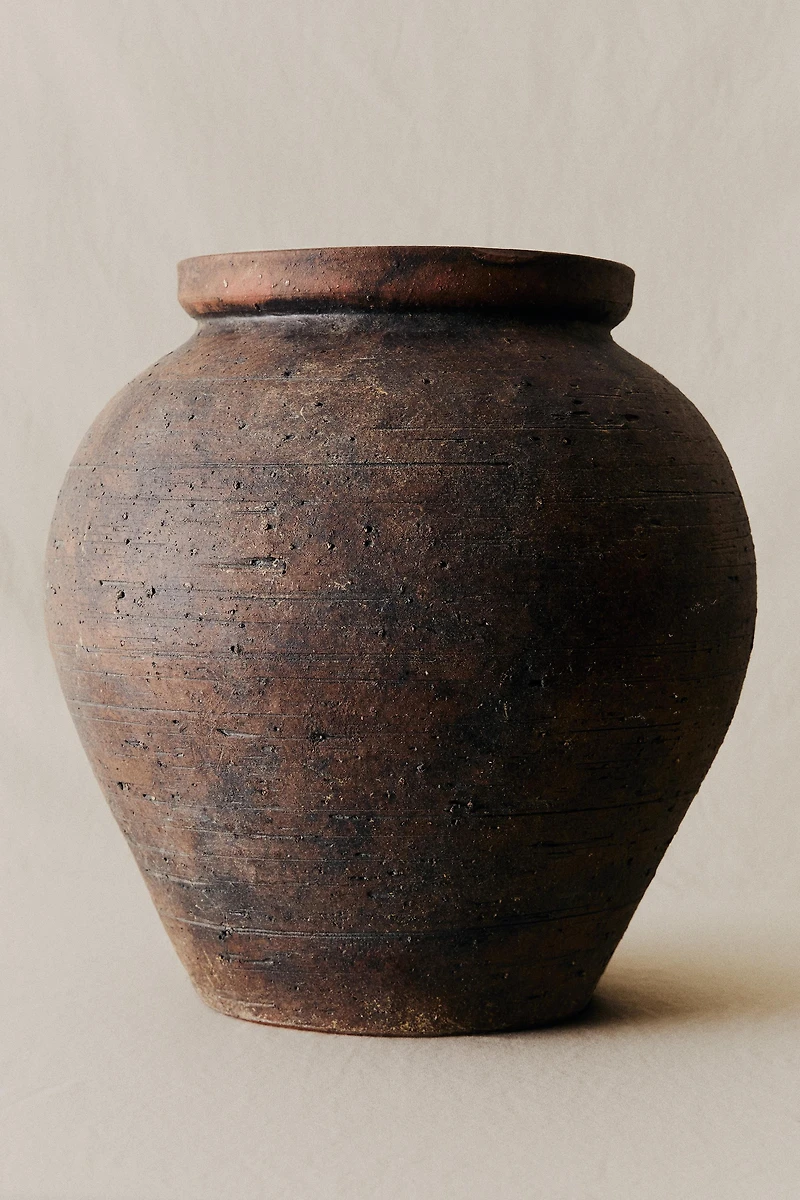 TEXTURED CERAMIC VASE