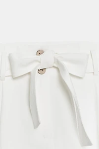 SHORT AVEC CEINTURE À NŒUD