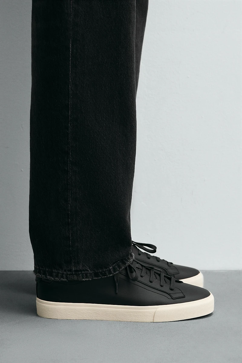 BASIC SNEAKERS
