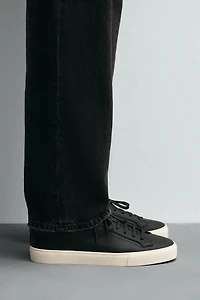 BASIC SNEAKERS