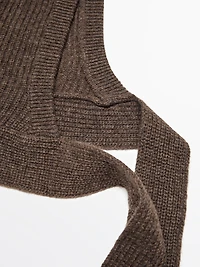 Knit hood with tie
