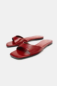 FLAT LEATHER SANDALS