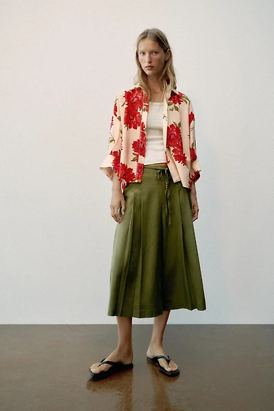 BEADED BELT LONG SHORTS