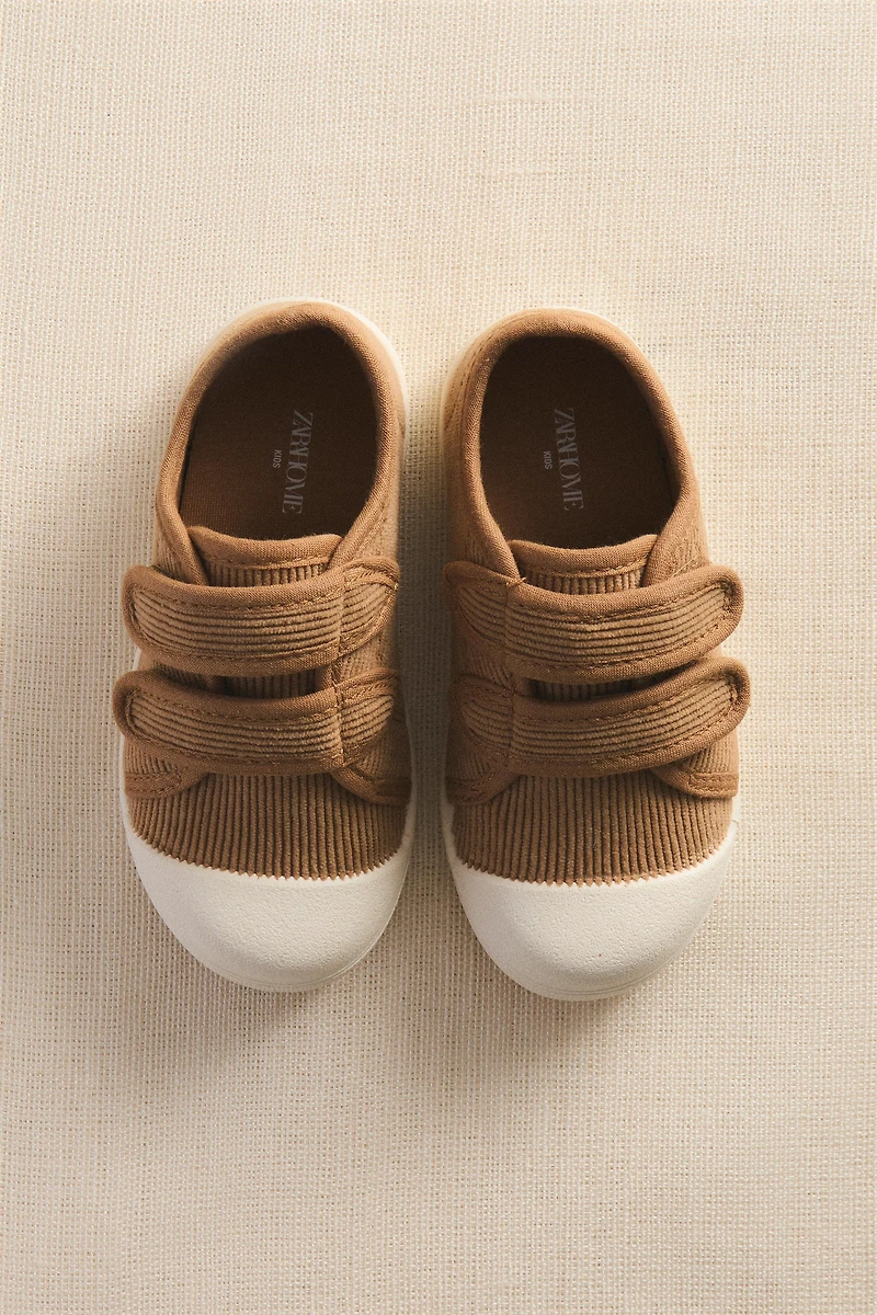 CHILDREN'S FABRIC STRAP SNEAKERS