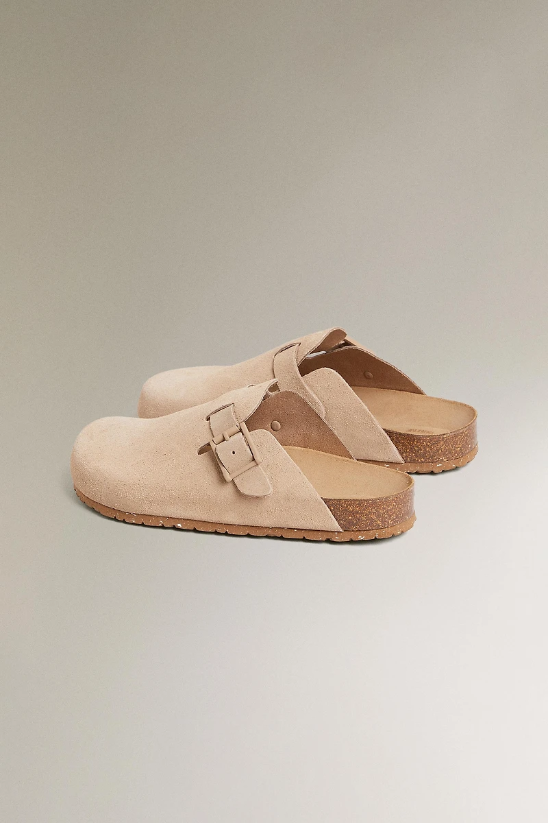 SABOTS EN CUIR BOUCLE