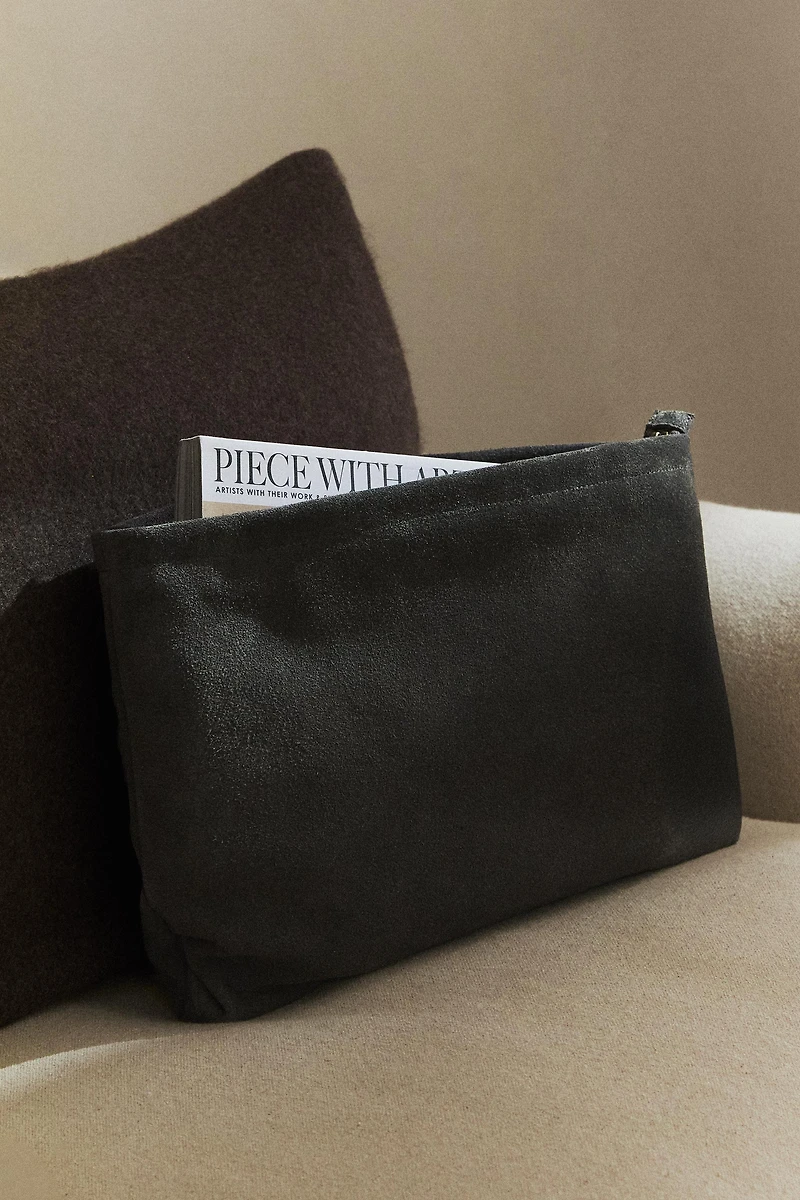 LARGE SPLIT SUEDE MAKEUP BAG