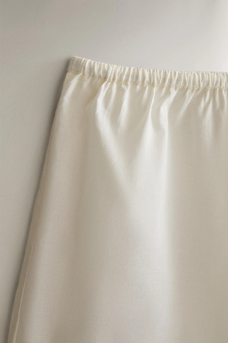 FLORAL EMBROIDERED SHORTS