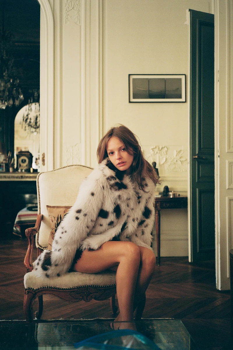 MANTEAU COURT EFFET FOURRURE IMPRIMÉ ANIMAL