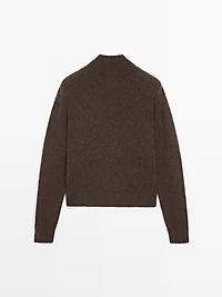 High neck knit sweater with snap buttons