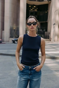BASIC KNIT TOP