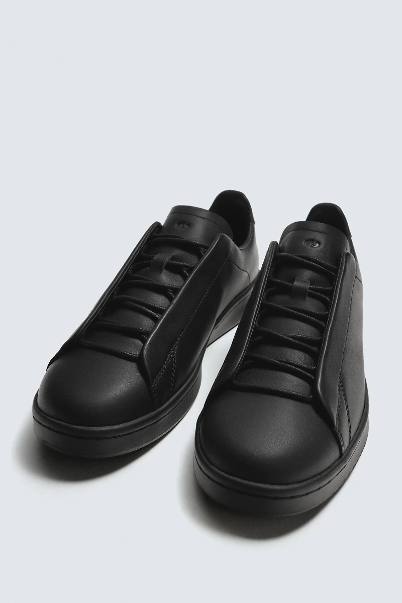 LEATHER SNEAKERS