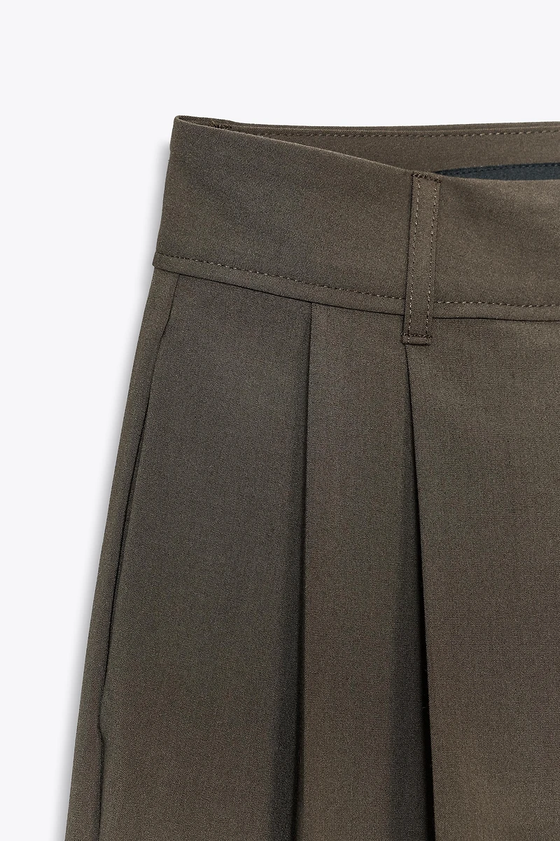 FLAP PLEATED PANTS