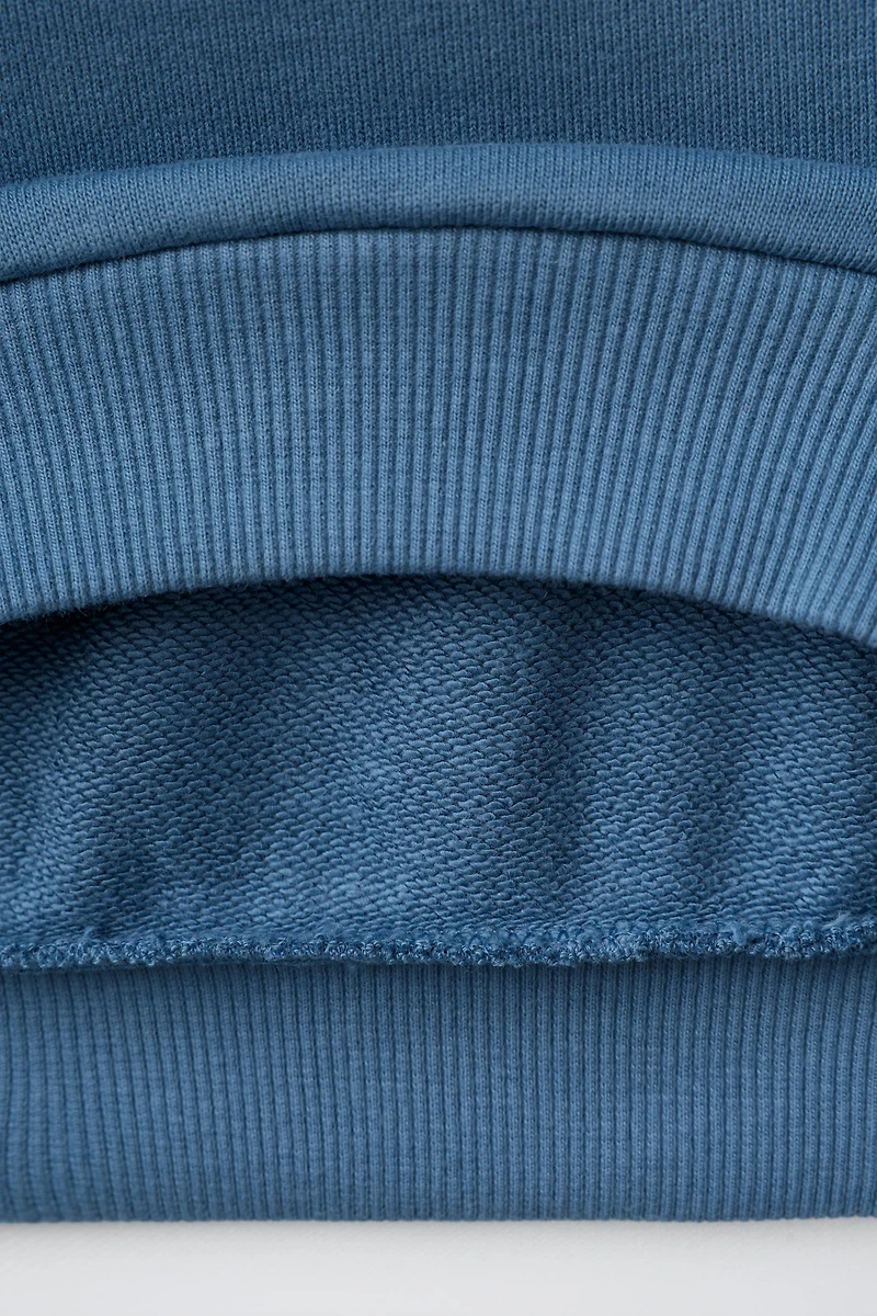 HIGH-NECK SWEATSHIRT