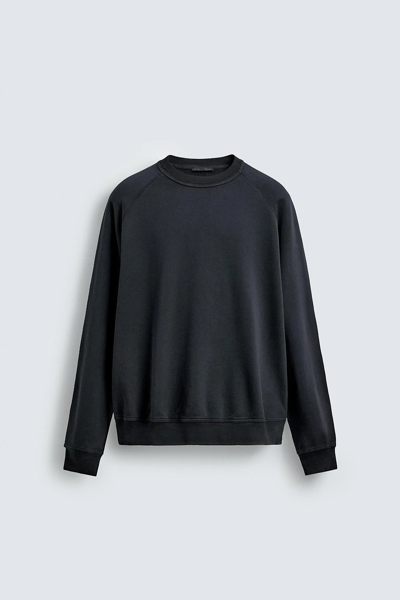BASIC WASHED CREWNECK SWEATSHIRT