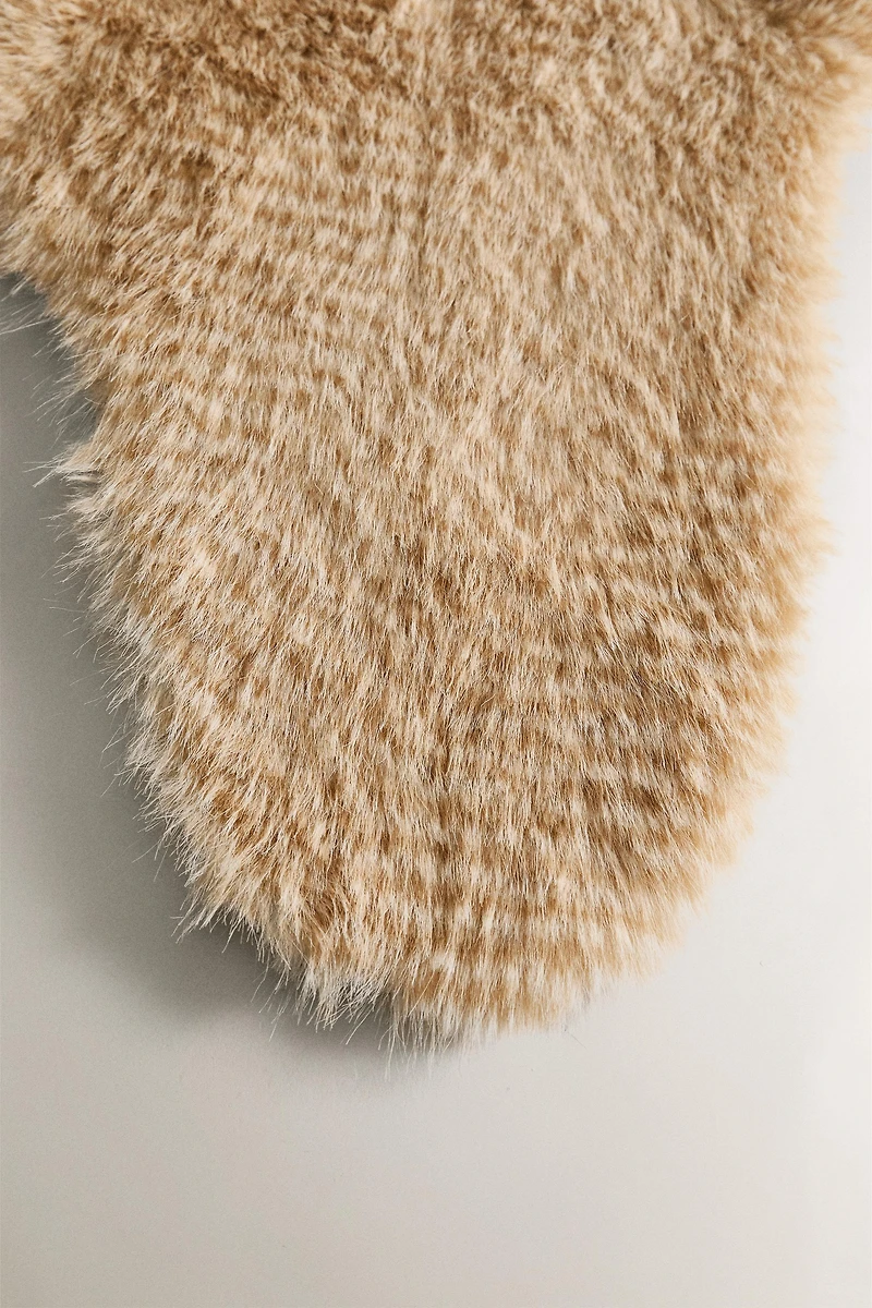 LONG FAUX FUR BLANKET