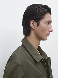 Lightweight jacket with pockets