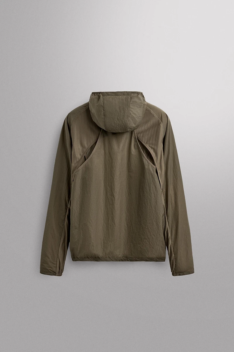 RUNNING WIND BREAKER WITH VENTS