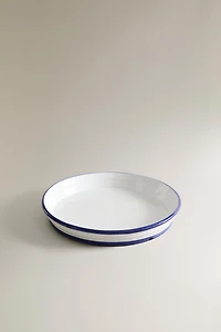 STONEWARE SERVING DISH WITH CONTRASTING RIM