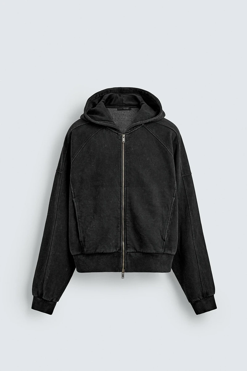CROPPED FIT HOODIE