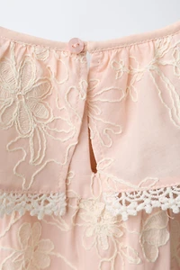 ROBE À FLEURS BRODÉES