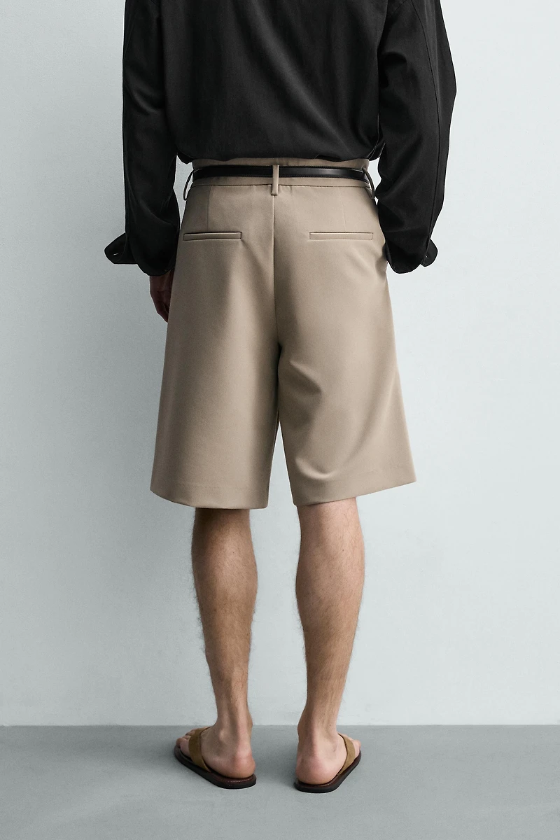 FLOWY PLEATED SHORTS