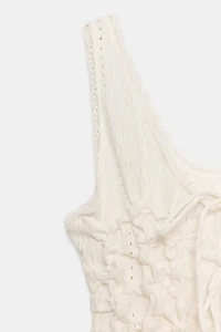 TOP À PLIS ET LACETS