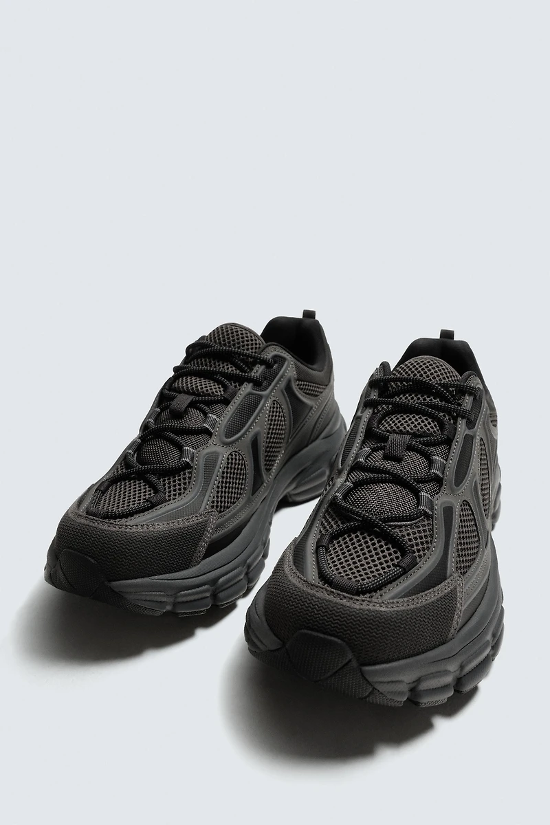 CHUNKY SOLE SNEAKERS