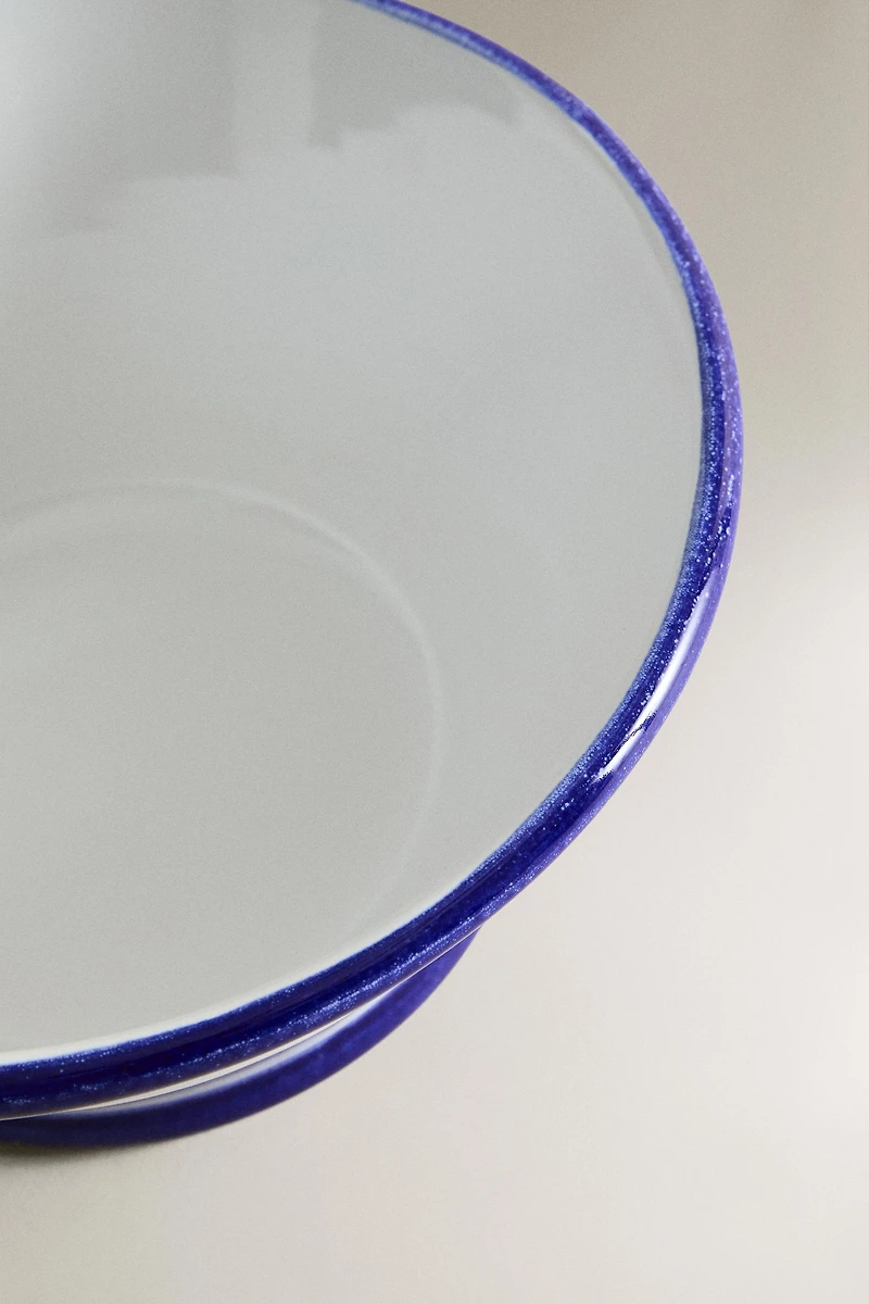 STONEWARE SALAD BOWL WITH CONTRASTING RIM
