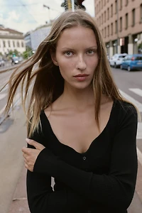 ROBE MI-LONGUE EN MAILLE CÔTELÉE